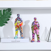 Graffiti Street Art Astronaute Spaceman Figurine Coloré Transfert D'eau Impression Résine Statue Modèle