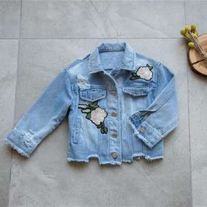 Pantalon de costume bleu et manteaux en fourrure pour femme, style japonais, avec boutons design NewLook - Product Image 5