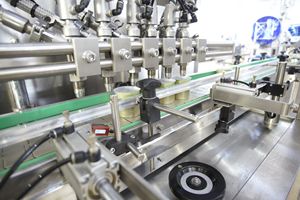 Machine de remplissage à piston linéaire à 10 têtes, équipement automatique de remplissage de <span class=keywords><strong>vaseline</strong></span> pour liquides à haute viscosité - Product Image 4