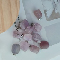 Pendentif carré en pierre naturelle semi-précieuse avec agate et jade