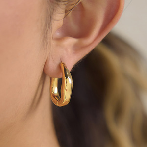 Pendientes de Aro Irregulares Ondulados <span class=keywords><strong>en</strong></span> Oro para Mujer, Impermeables, Chapados <span class=keywords><strong>en</strong></span> Oro de 18K, Acero Inoxidable, Textura Orgánica, Aros Gruesos, Joyería - Product Image 4