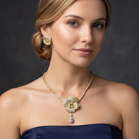 Set Kalung Bunga Kristal Mewah Berlapis Emas dengan Cubic Zirconia, Choker Floral, Liontin Tetesan Air Mata, Anting Stud, Perhiasan Pernikahan