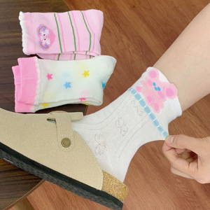 Calcetines de media pantorrilla para mujer, transpirables, absorbentes del sudor, con diseño de conejo de dibujos animados, diseño de estrellas blancas y rosas, calcetines de moda juvenil - Product Image 1