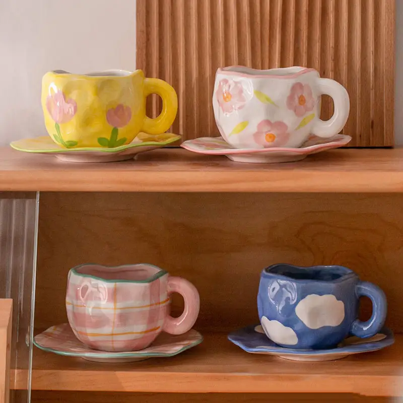 Tasse à café peinte à la main ciel bleu et nuages blancs avec soucoupe tasse à thé en céramique faite à la main ensemble de soucoupes cadeau mignon pour elle