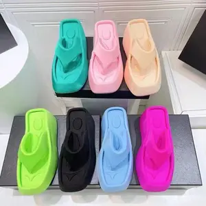 2023 A Großhandel Mode Wedge Heel Schuhe Höhe Zunehmende Rutschen Strand Hausschuhe Damen Casual Platform Sandalen Flip Flops