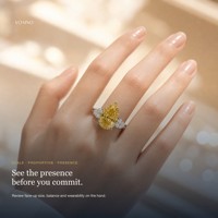 Bague à trois pierres en diamant jaune intense fantaisie en forme de poire de 10 carats, bijoux en vrac