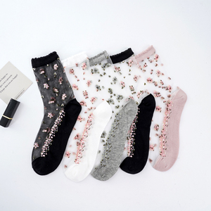 All'ingrosso <span class=keywords><strong>calze</strong></span> trasparenti a tubo medio in seta di cristallo da donna bella calzino corto elastico in pizzo trasparente ultrasottile - Product Image 1