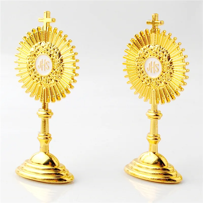 Katholische religiöse Gegenstände Erstkommunion Geschenk stehend Kreuz vergoldet Kelch Statue mit Aufkleber für Indoor Schreibtisch dekoration