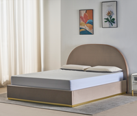 Lit plateforme moderne en lin rembourré avec tête de lit capitonnée incurvée, vente en gros B2B à faible MOQ, provenant d'une usine chinoise expérimentée