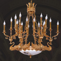 Candelabro de Victoria con alas de latón, luces de velas, corona de cobre con motivo de laureles, luz colgante, lámparas colgantes para Villa Hall