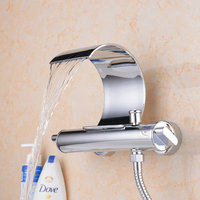 Robinet de baignoire mural élégant Beelee BL3025W, en forme de C, cascade, douche