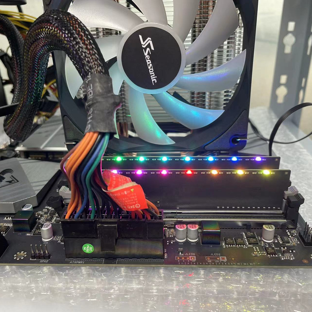 Hot Sale  RGB Memory Ram DDR4 16GB 32GB 3200MHz Gaming Memory Ram for Desktop