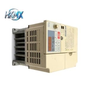 Convertisseur de fréquence variable CIMR-V7AT21P5, clavier numérique intégré, entrée 200-230VAC, capacité de surcharge de 150% pour moteur industriel - Product Image 1