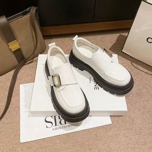 รองเท้าโลฟเฟอร์ทรงเหลี่ยมหัวตัดสำหรับผู้หญิง หนัง PU สีดำ น้ำหนักเบา คุณภาพสูง สายรัดหัวเข็มขัด พื้นหนา ทันสมัย สไตล์อังกฤษ กันน้ำ เหมาะสำหรับฤดูหนาว - Product Image 6