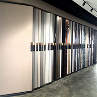 Présentoir mural coulissant multi-matériaux sur mesure pour échantillons de panneaux WPC, PVC, UV, carreaux et dalles de pierre pour salle d'exposition