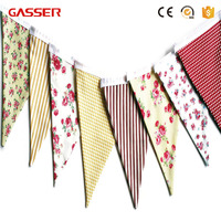 Guirlande de fanions triangulaires en polyester personnalisée en gros, OEM pour les détaillants