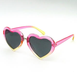 OEM nouveauté plastique pour enfants couleur personnalisée en option coeur 100% lunettes de soleil de protection UV400 - Product Image 2