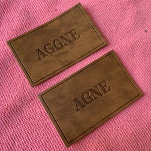 Квадратная форма белая воловья кожа джинсы патч, Лучшая цена на заказ брендовая джинсовая одежда из искусственной кожи этикетка - Product Image 5