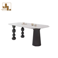 Ensemble de table et de chaises de salle à manger d'hôtel de style design nordique, meubles de table à manger de restaurant de luxe en noir et blanc