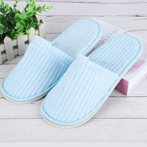 Chaussons jetables en polaire corail pour hôtels et gîtes, pour invités d'intérieur, épaissis, antidérapants, avec semelle intérieure en velours côtelé à motif diamant - Product Image 3