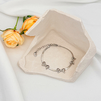 Pulsera de Plata con Lazo para Mujer, Elegante Diseño de Cadena con Cinta, Delicadas Pulseras con Dijes de Moda para Uso Diario, Regalo de Joyería para Fiestas
