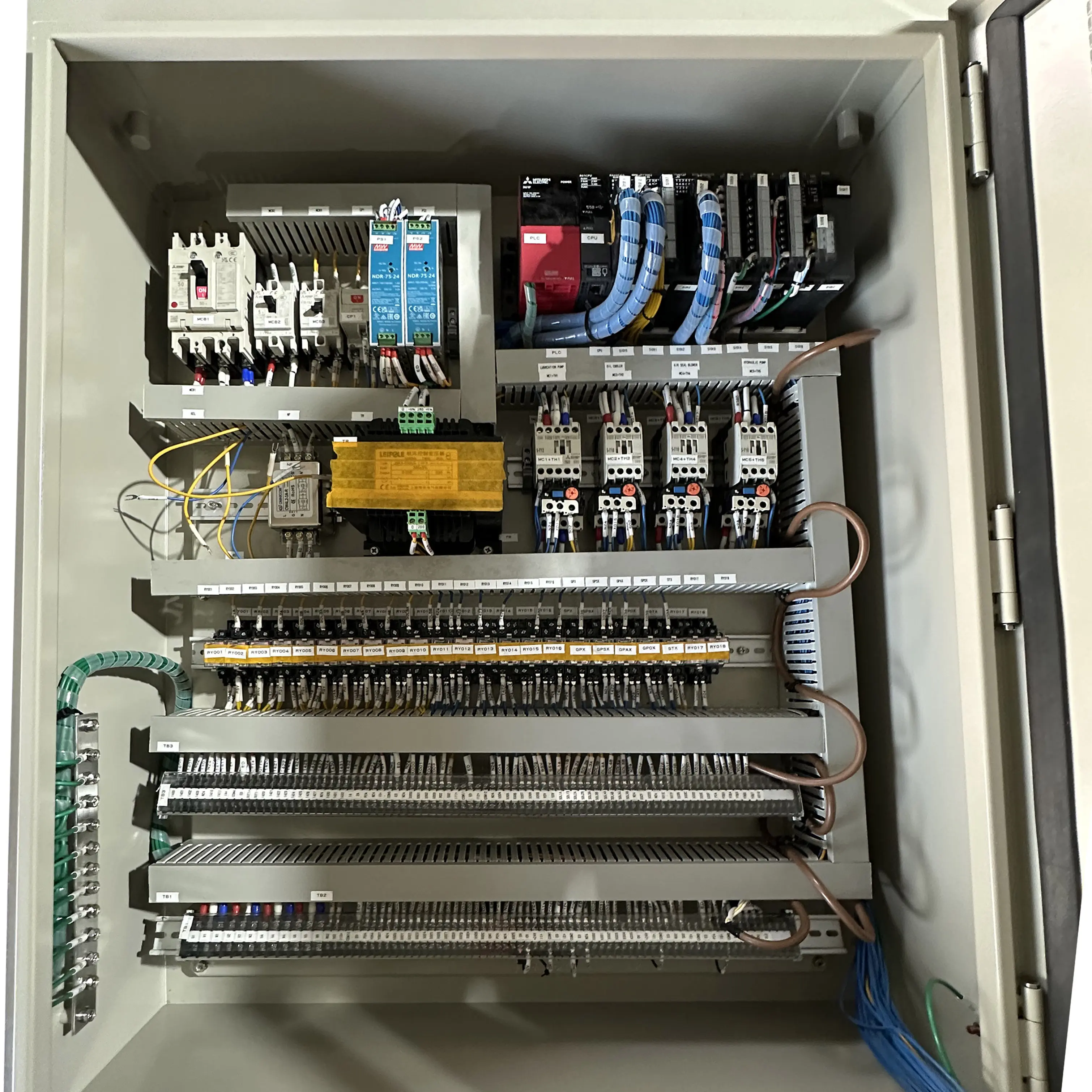 Quadro di controllo del pannello elettrico del pannello elettrico dell'attrezzatura di controllo plc di automazione dell'attrezzatura di distribuzione di energia