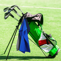 Serviette de golf industrielle aimantée à motif gaufré Serviette carrée tissée brodée en tissu microfibre avec clip magnétique imprimé