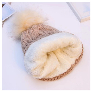 <span class=keywords><strong>Bonnet</strong></span> d'hiver tricoté sur mesure pour femmes avec broderie 3D Doublure en polaire chaude <span class=keywords><strong>Pompon</strong></span> en fausse <span class=keywords><strong>fourrure</strong></span> pour voyage Plage Affaires Vente en gros - Product Image 2