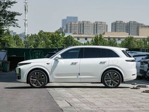 2025 Li Auto L7 MAX Edition Range-SUV eléctrico extendido Interior espacioso Techo solar panorámico fijo <span class=keywords><strong>DualMotor</strong></span> 4WD All-Road Capable - Product Image 5