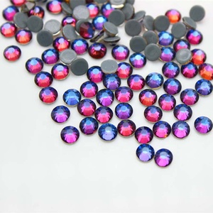 Pierre à paillettes de qualité supérieure, couleur AB, forte, à dos plat, forme diamant, <span class=keywords><strong>strass</strong></span> thermocollant <span class=keywords><strong>pour</strong></span> la décoration des vêtements - Product Image 1
