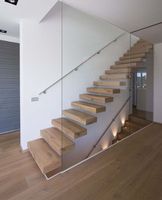Escalier intérieur moderne en arc Villa Cercle Escalier rond incurvé Escalier garde-corps escalier en colimaçon design avec marches lumières LED