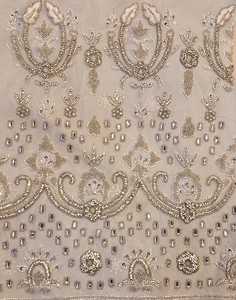 Top vente 100% polyester luxe perlé tissu avec Zircon fait à la main fournisseur indien tissé maille motif vêtements de mariage - Product Image 1