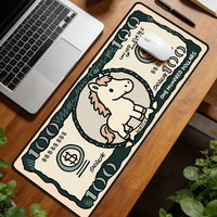 Tapis de Souris en Tissu Caoutchouté Motif Dollar Porte-Bonheur Antidérapant Grand Tapis de Bureau Gaming Décoration de Bureau Mignonne Anime Dessin Animé Cadeau en Stock
