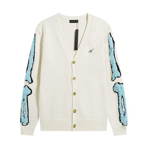 Cardigan in Cashmere Grigio da Uomo <span class=keywords><strong>Ami</strong></span> con Monogramma Ricamato, Scollo a V e Bottoni, Stile Lusso Designer Streetwear - Product Image 6