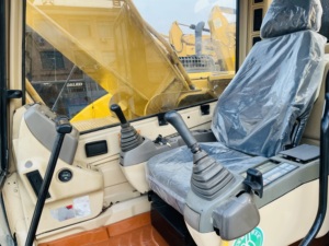 Excavatrice de 25 tonnes Performance stable Machine lourde CAT325B de haute qualité avec moteur à noyau d'occasion de Shanghai - Product Image 4