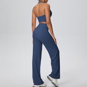 Ensemble de yoga respirant uni pour femmes, soutien-gorge de sport sans couture à col halter, pantalon droit taille haute, vente en gros OEM ODM directement de l'usine - Product Image 1