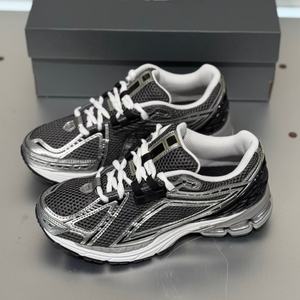 Chaussures de sport pour hommes de haute qualité, légères, respirantes, pour l'extérieur, surface en mesh, style basketball, toutes saisons - Product Image 1