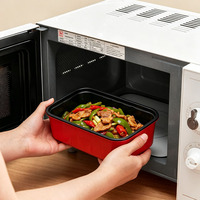 Boîte alimentaire rectangulaire noire en plastique de qualité alimentaire, jetable et compatible micro-ondes, en promotion