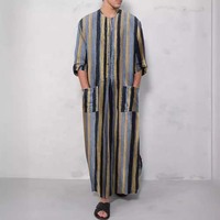 Nouvelle robe musulmane tendance, vêtements arabes modernes pour hommes, coupe ample et ajustée, manches courtes rayées, disponible en stock, Moyen-Orient.