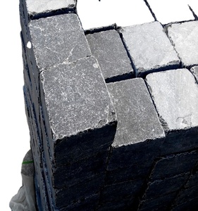 "Chinese Bluestone Dark Natural Blue Tumbled Kalkstein Kopfstein pflaster & Bodenfliesen" - Product Image 1
