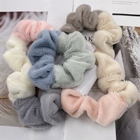 Vente en gros d'usine : Nouveauté hiver style coréen, chouchous faits main en peluche imprimé vache