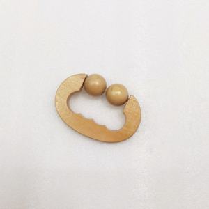 Massaggiatore portatile in legno con rullo anticellulite strumenti per bastoncini Mini massaggiatore a forma di mano con sfera di legno - Product Image 4