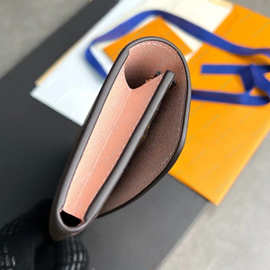 Sacs en cuir de luxe personnalisés en gros pour femmes : Portefeuilles, sacs à bandoulière, porte-monnaie tendance, porte-cartes de crédit élégant - Product Image 5