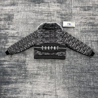 Veste matelassée zippée pour homme de haute qualité, confortable et coupe-vent, idéale pour l'extérieur en hiver, avec col en fourrure amovible et impression DTG.
