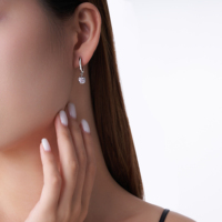 Boucles d'oreilles créoles pendantes en argent sterling 925 avec moissanite 1 carat pour femme, boucles d'oreilles huggie en moissanite taille ronde 5,0 mm, couleur D, pureté VVS1