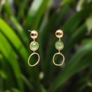 Boucles d'oreilles pendantes géométriques bohèmes tendance, plaquées or PVD, en acier inoxydable 316L, avec pierre verte, design goutte, durables et résistantes - Product Image 3