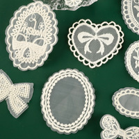 En gros, patchs en dentelle brodés 100% Polyester écologiques, motifs mignons de dessins animés, nœuds et cœurs, à coudre, pour sacs et vêtements