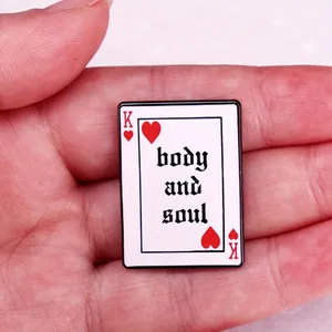Cuerpo y <span class=keywords><strong>Alma</strong></span> naipes corazón rojo K emblema canción Fans broche regalo mochilas chaquetas sombrero - Product Image 3