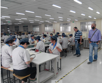 Boîtes en carton de luxe avec logo personnalisé et rabat magnétique pour l'emballage de la montre pour hommes Boîtes d'emballage en papier personnalisables
