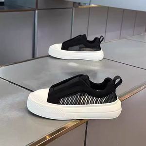 Zapatos de Hombre, Nueva Tendencia Primavera 2026 - Zapatillas Deportivas y Casuales para Hombre con un Toque de Alta Gama - Zapatillas Blancas Modernas - Product Image 1